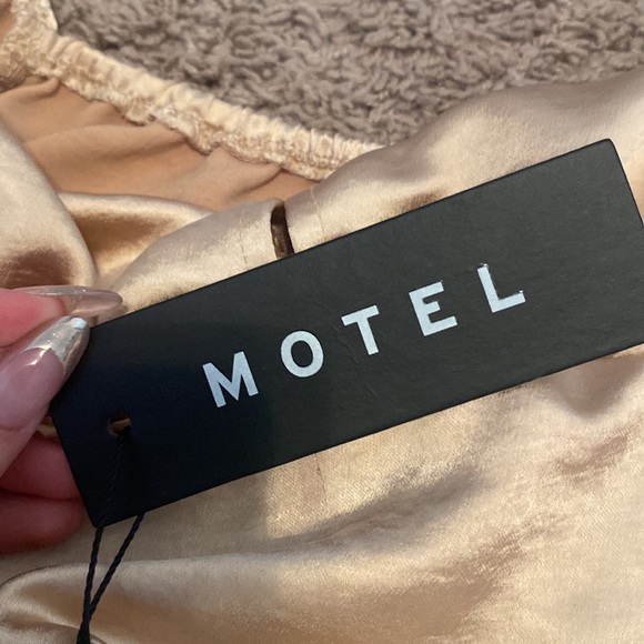 Motel Rocks ~ Satin Shirt Champagme Gold🥂 - Picture 3 of 4